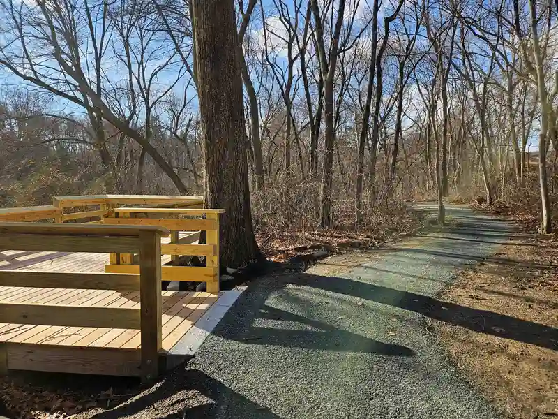 Trial with an overlook on the left